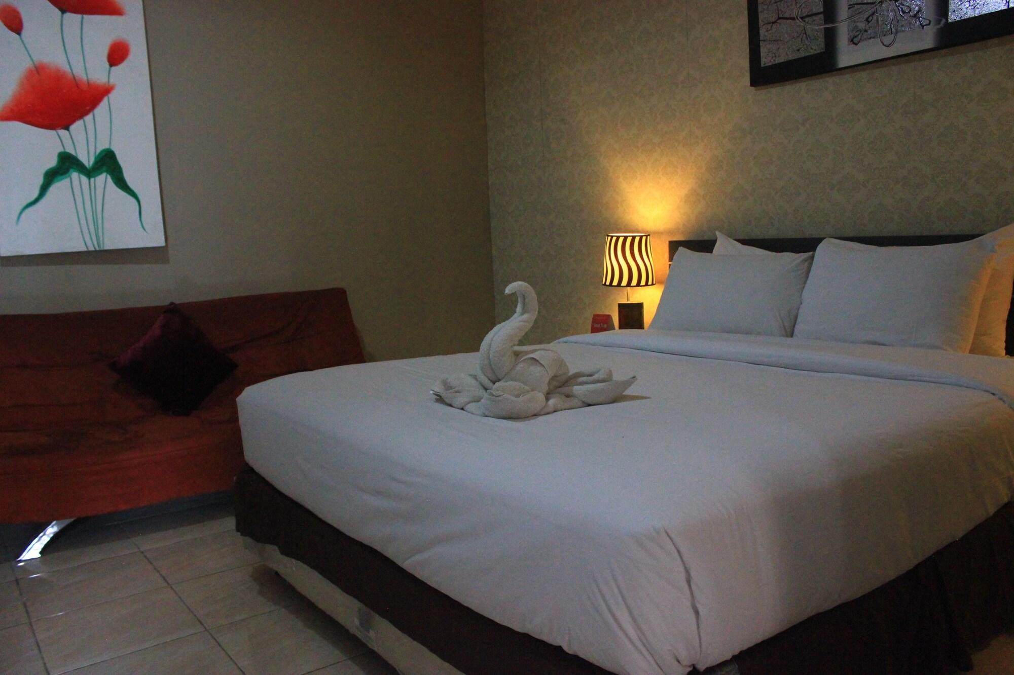 Готель Reddoorz @ Sunset Point Seminyak Екстер'єр фото