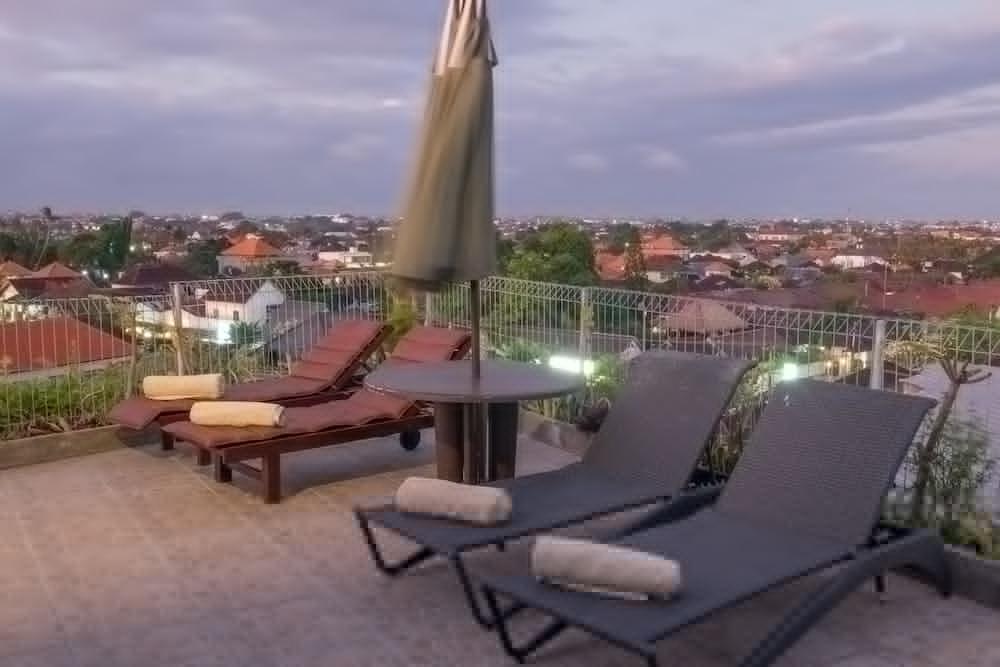 Готель Reddoorz @ Sunset Point Seminyak Екстер'єр фото